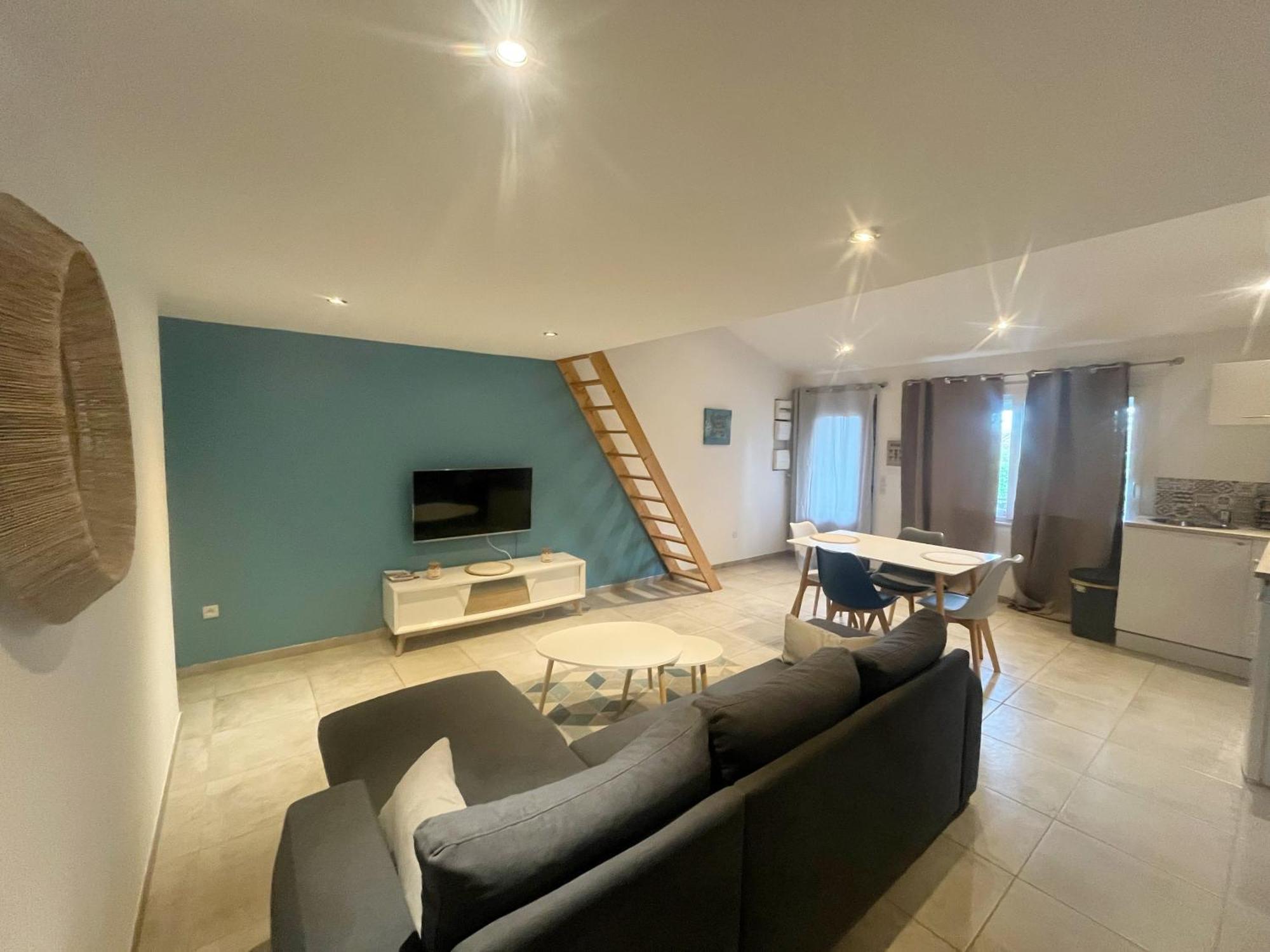 A Deux Pas Des Peniches Apartment Castelsarrasin Ngoại thất bức ảnh